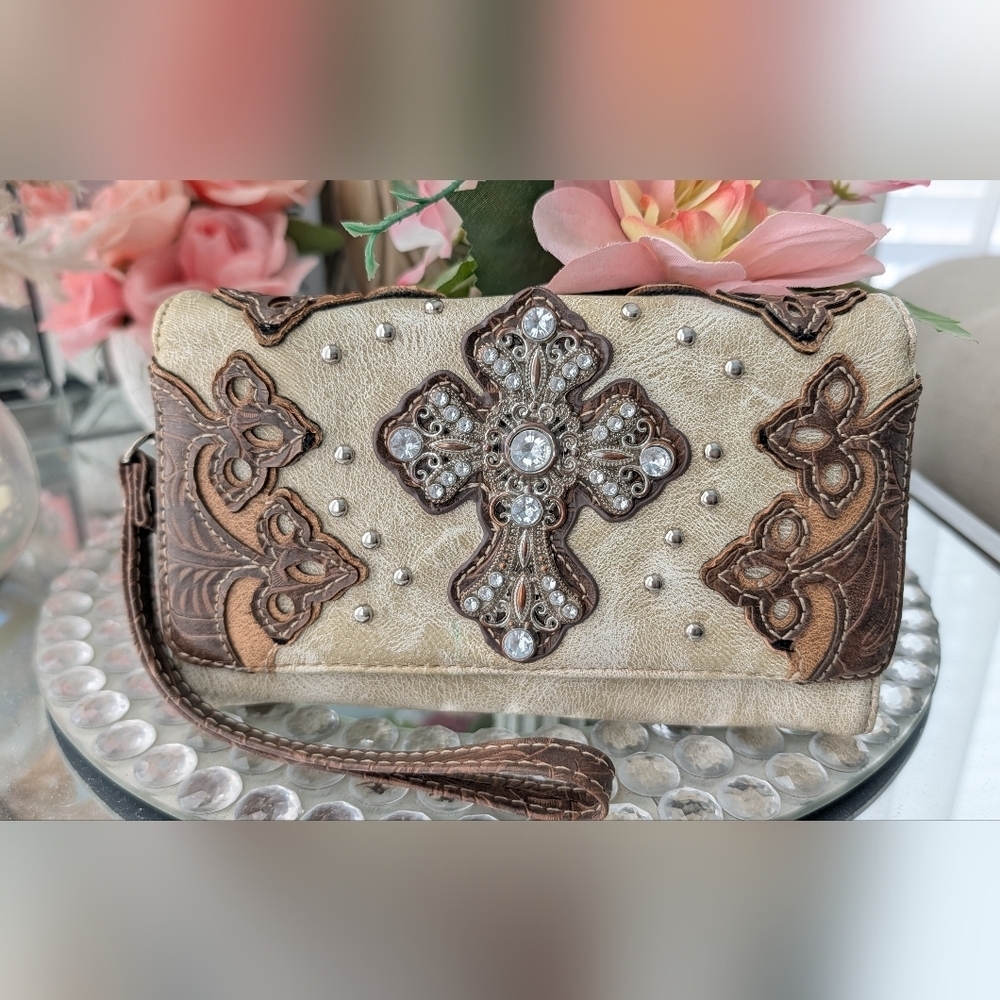 Cowgirl Western Cross  Embellished Rhinestone Carry Handbag Wallet.